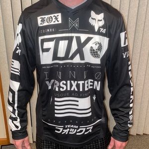 Fox men’s nomad dirt bike jersey, worn few times with minor stains. No rips